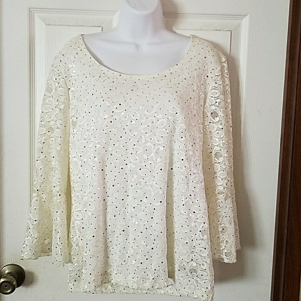 SALE 🎈 3/$15 Bundle .Blouse